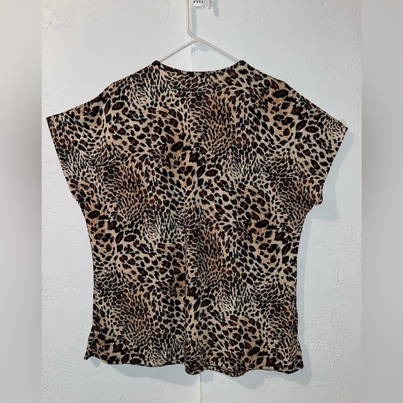 Jon & Anna Contemporary Top - Picture 2 of 11